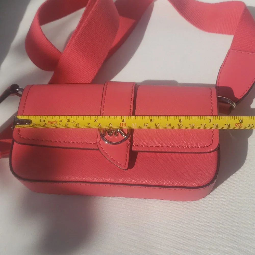 💟Michael Kors Coral Sling Bag NWT